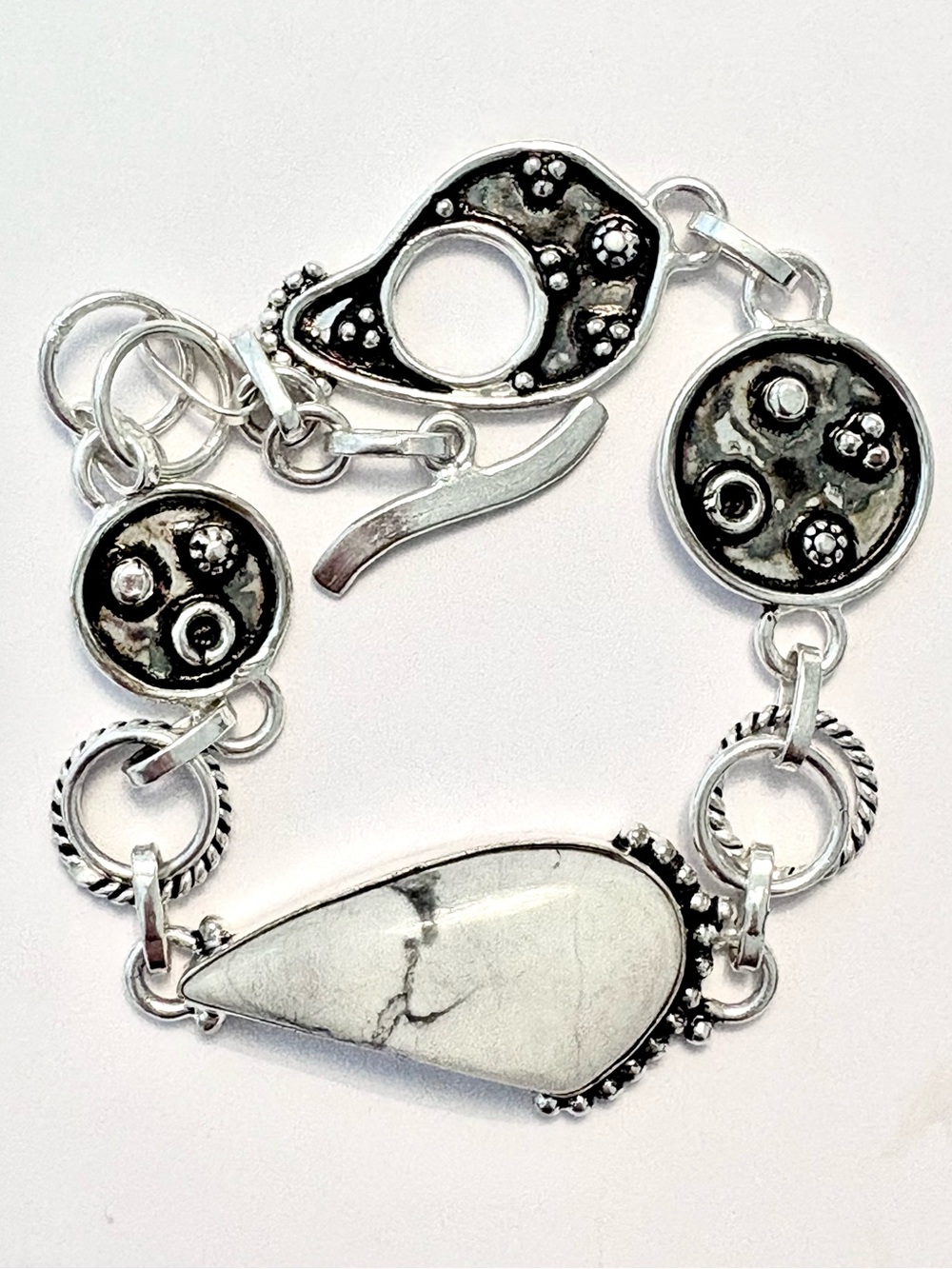 Unique, 925 marked, Howlite toggle bracelet, size 8 1/2